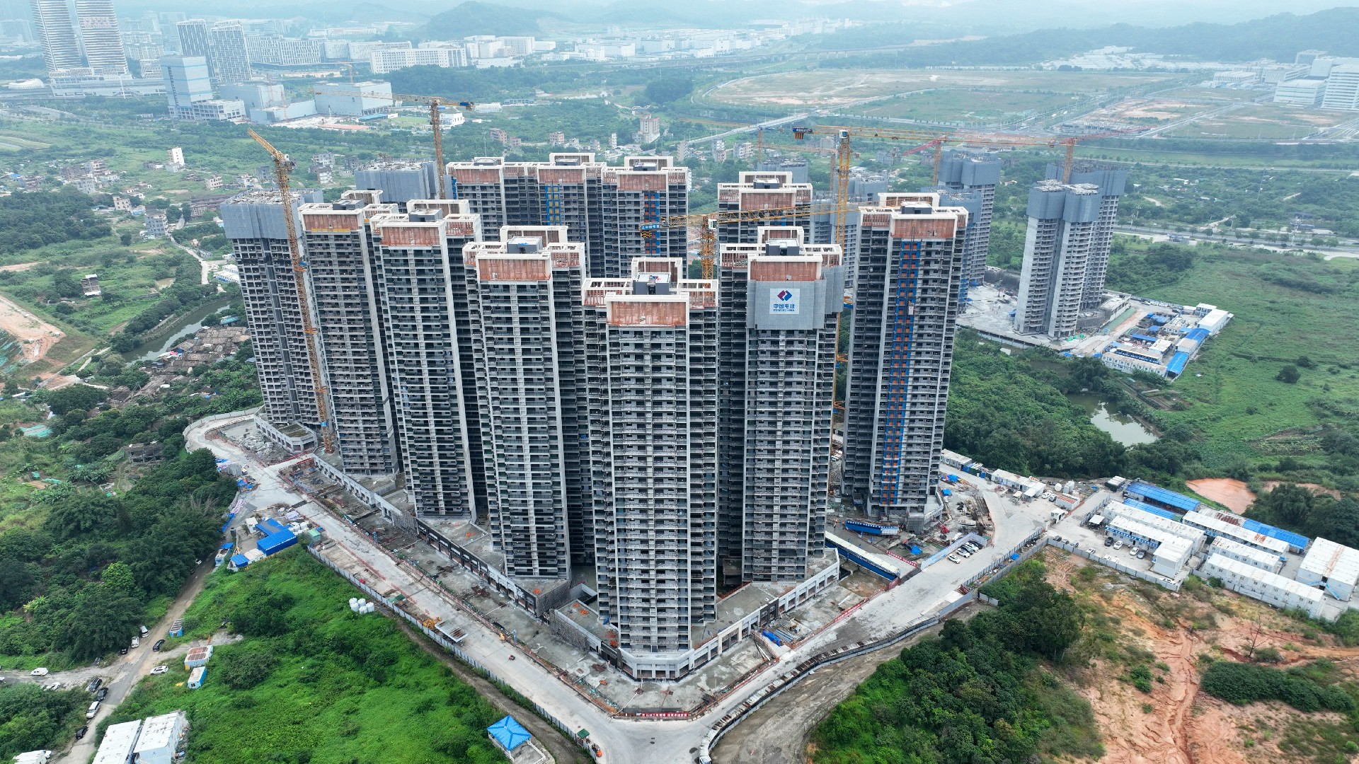 1790732125300327.jpg 1.封顶航拍图(1)(1).jpg